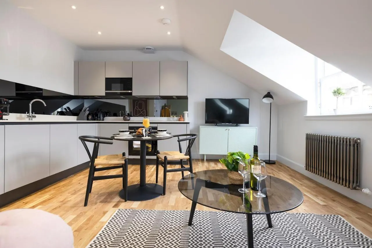 Dragon Suites Luxury Serviced Apartments At Alva Street Edinburgh
