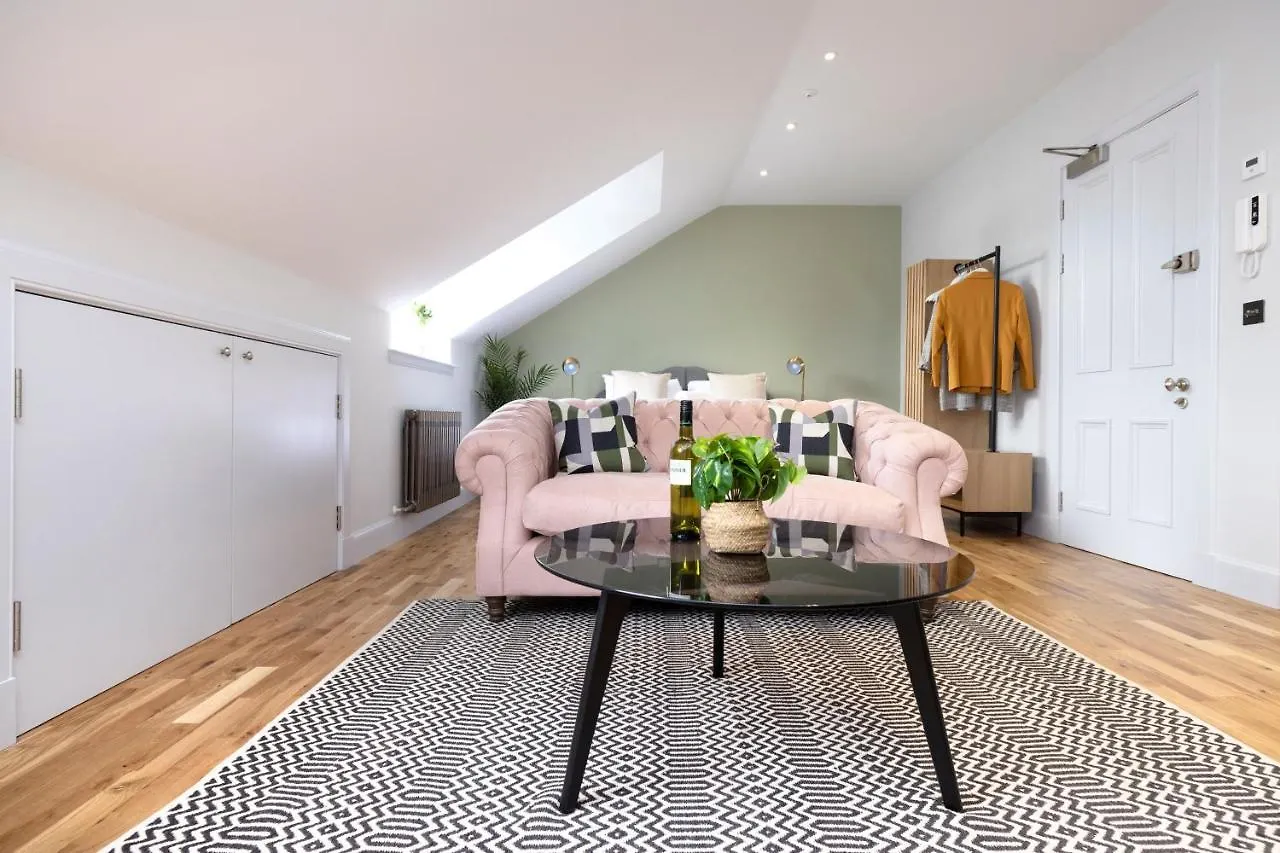 Dragon Suites Luxury Serviced Apartments At Alva Street 爱丁堡 0*,