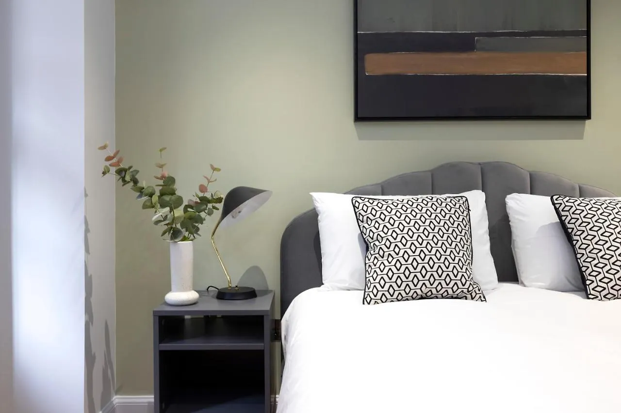 Dragon Suites Luxury Serviced Apartments At Alva Street 爱丁堡
