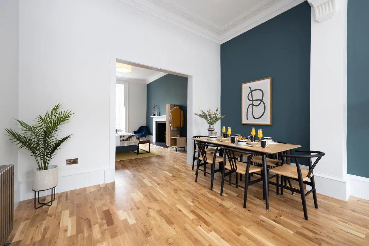 Dragon Suites Luxury Serviced Apartments At Alva Street 爱丁堡