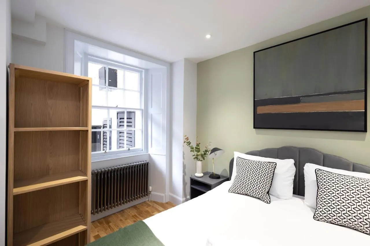 Dragon Suites Luxury Serviced Apartments At Alva Street Edinburgh
