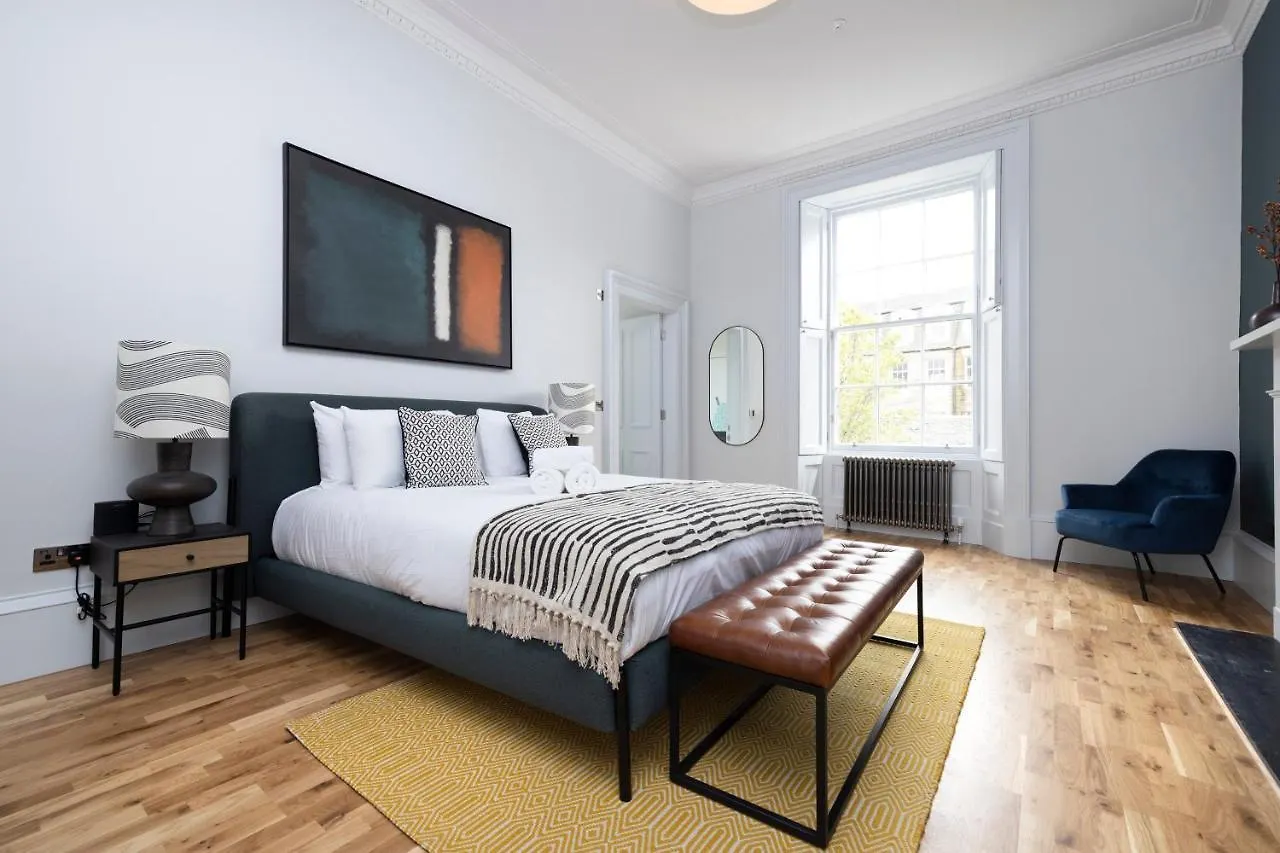 Dragon Suites Luxury Serviced Apartments At Alva Street Edinburgh
