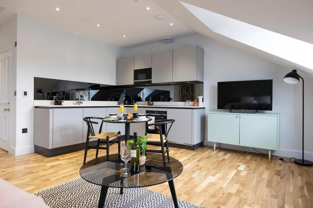 Dragon Suites Luxury Serviced Apartments At Alva Street 爱丁堡