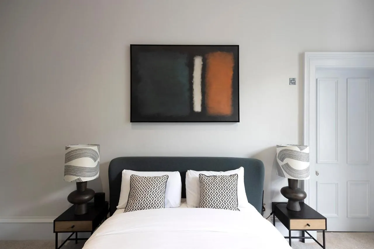 Dragon Suites Luxury Serviced Apartments At Alva Street 爱丁堡