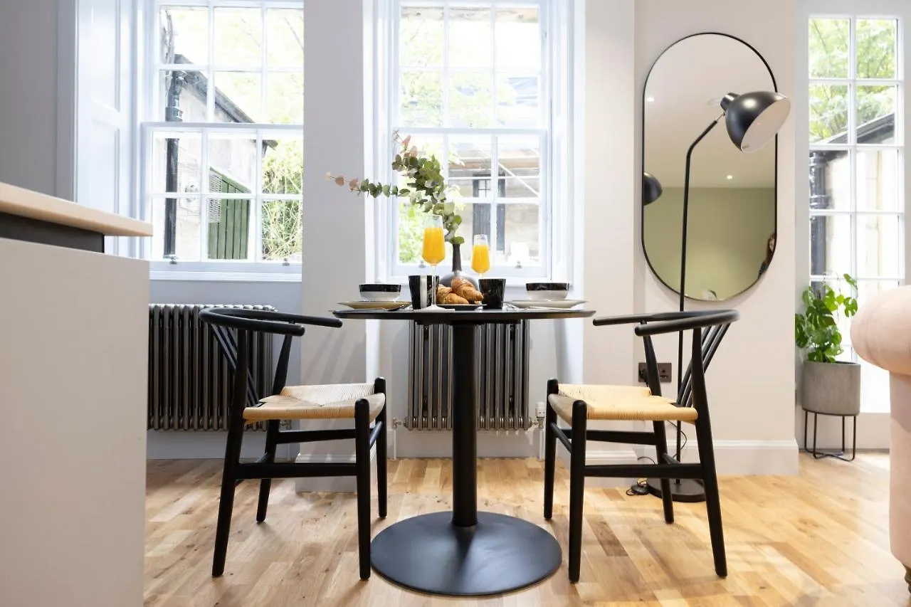 Dragon Suites Luxury Serviced Apartments At Alva Street Edinburgh