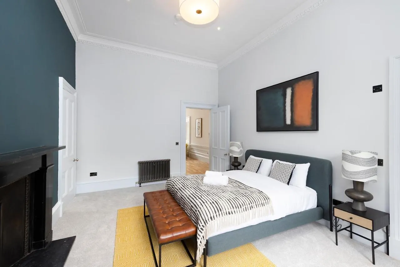 Dragon Suites Luxury Serviced Apartments At Alva Street 爱丁堡