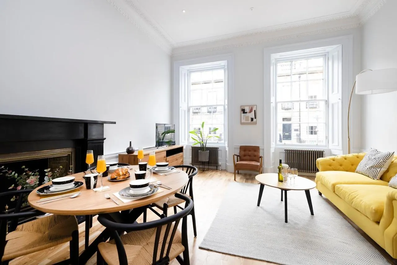 Dragon Suites Luxury Serviced Apartments At Alva Street Edinburgh
