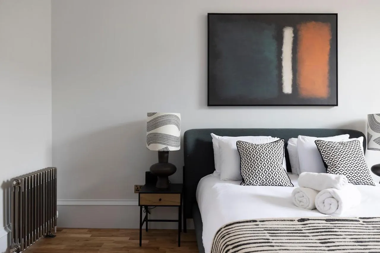 Dragon Suites Luxury Serviced Apartments At Alva Street Edinburgh