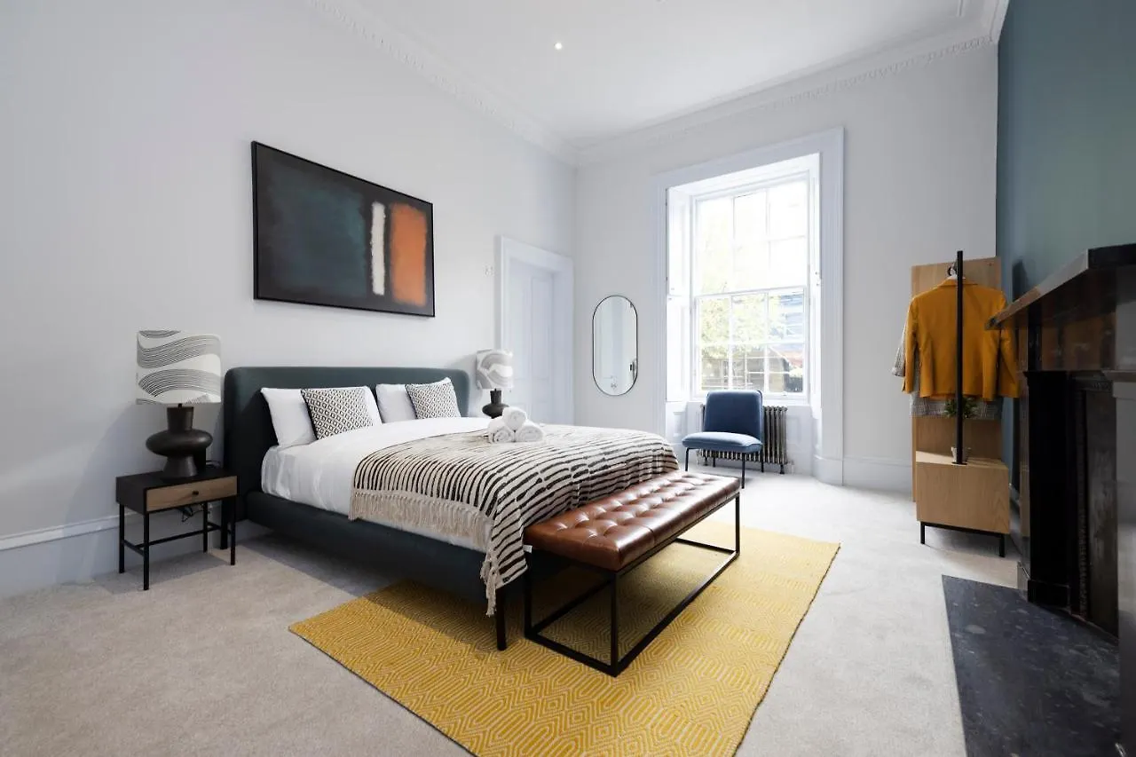 Dragon Suites Luxury Serviced Apartments At Alva Street Edinburgh