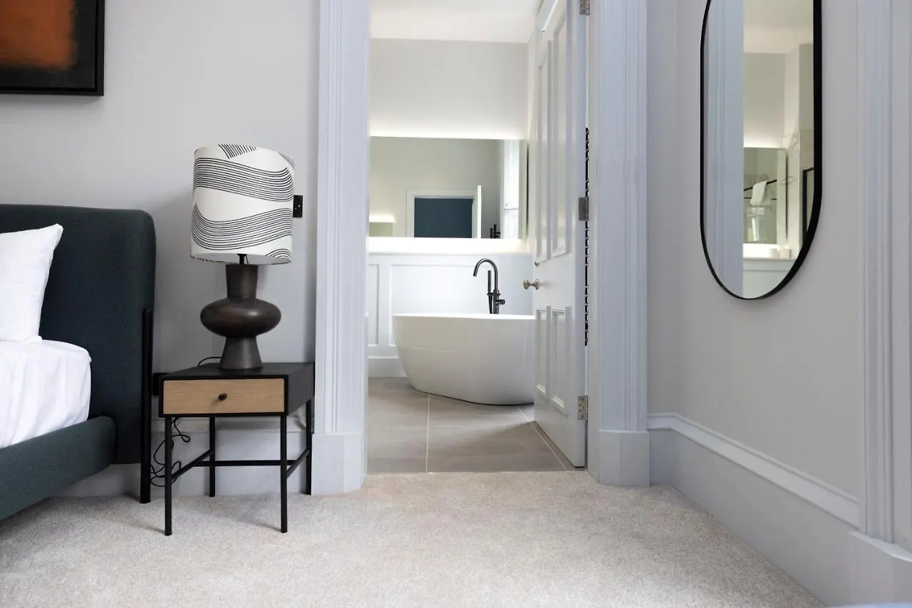 Dragon Suites Luxury Serviced Apartments At Alva Street Edinburgh