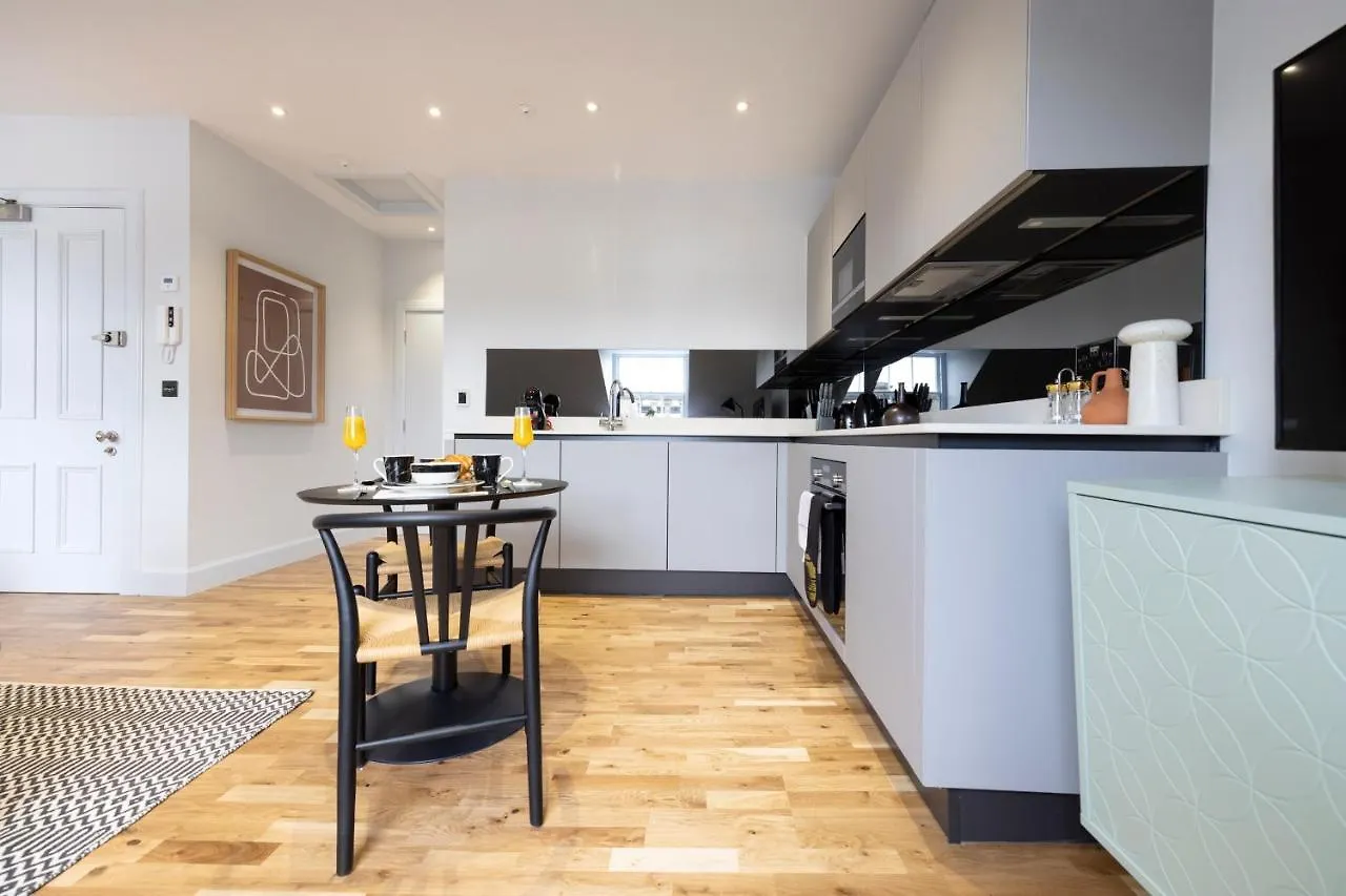 Dragon Suites Luxury Serviced Apartments At Alva Street Edinburgh